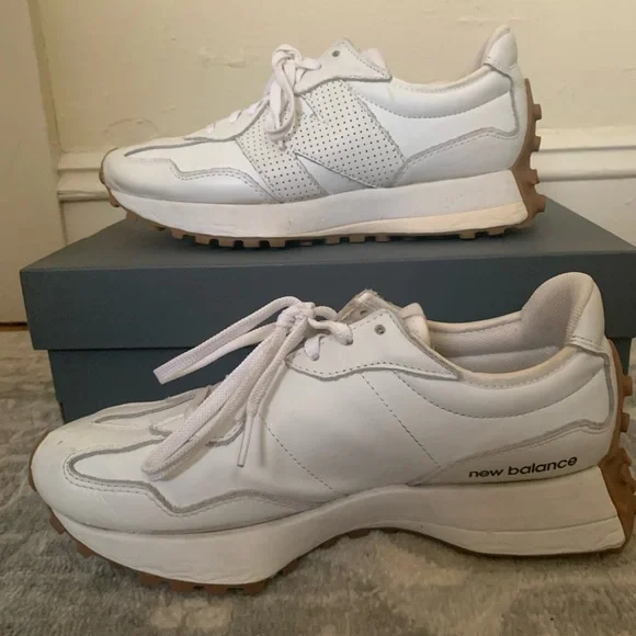 New Balance White Sneakers Modern Minimalist Design - Picture 3 of 9